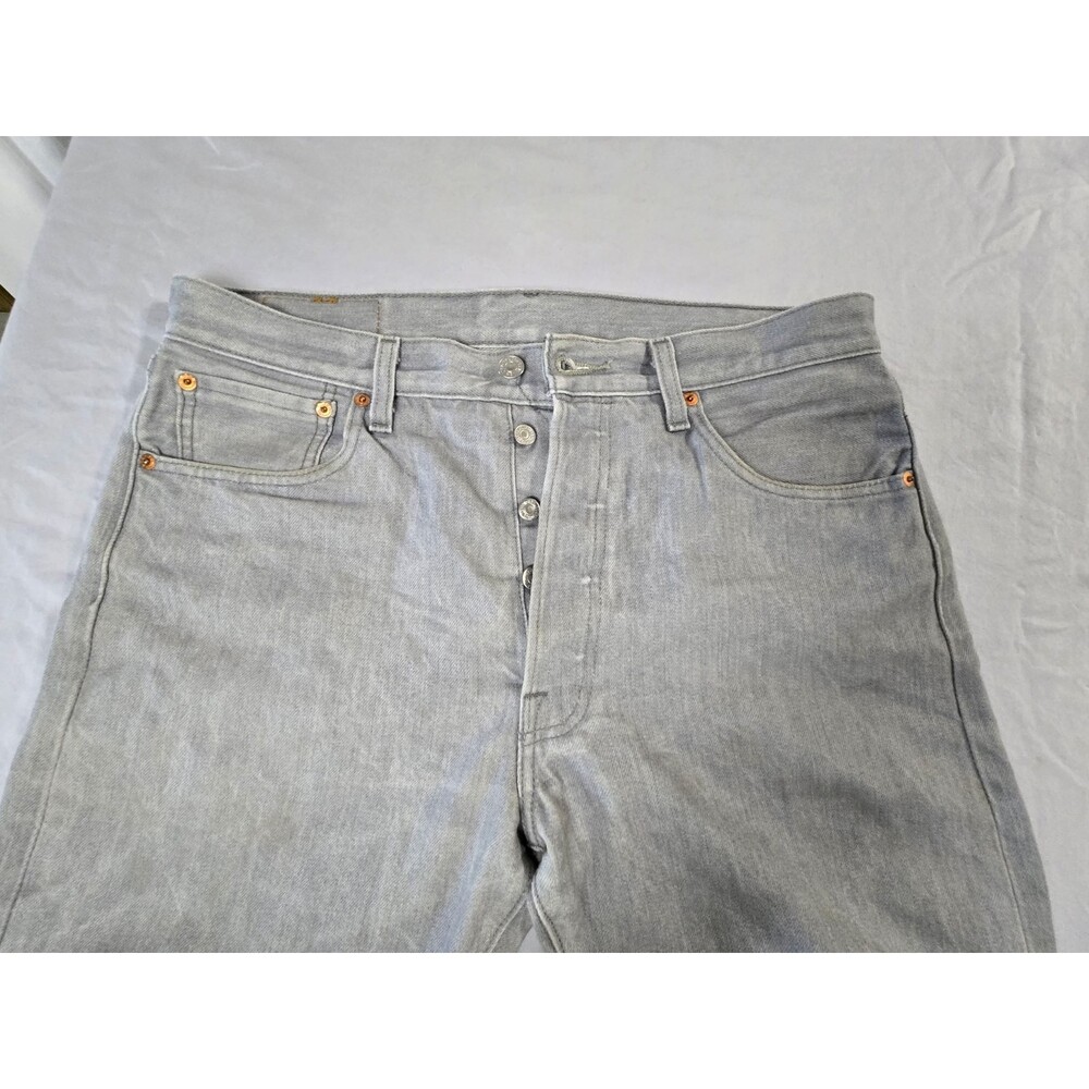 Levi's 501 Men Jeans 34x34 Gray Denim Straight Button Fly (Actual 34x32) - Picture 2 of 5